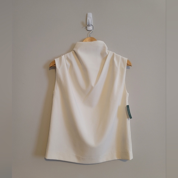 White sleeveless top - Picture 4 of 4